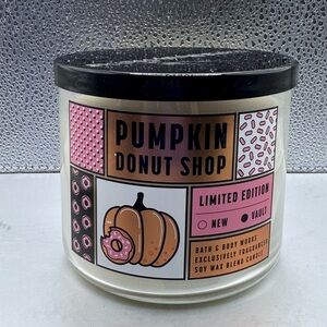 Bath & Body Works Pumpkin Donut Shop 3 Wick Candle